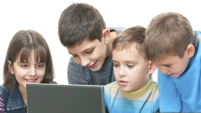 In der Türkei wird nach einem neuen Fahrplan für die Online-Sicherheit von Kindern gesucht